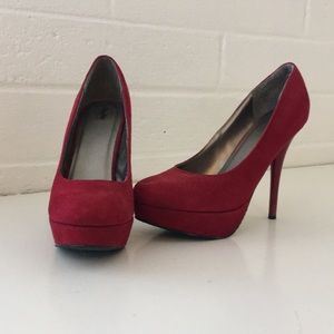 Red Sued Pumps